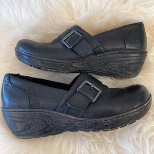 Used black 9.5 B.O.C. Clog style shoe